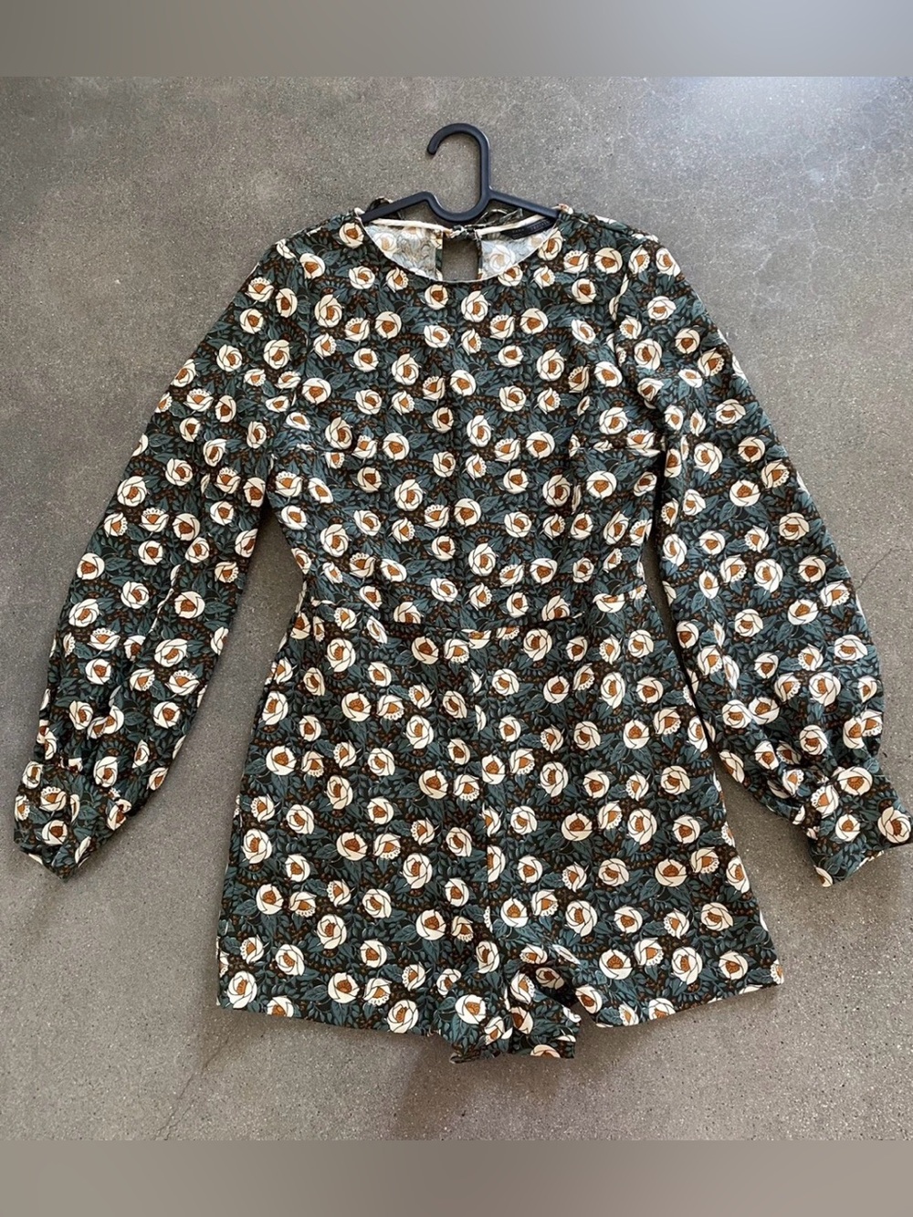 Zara Green Floral Long-Sleeve Romper with White and Brown Blooms